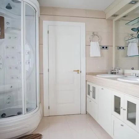 Apartment Moderno Nel Centro Della Citta Di *